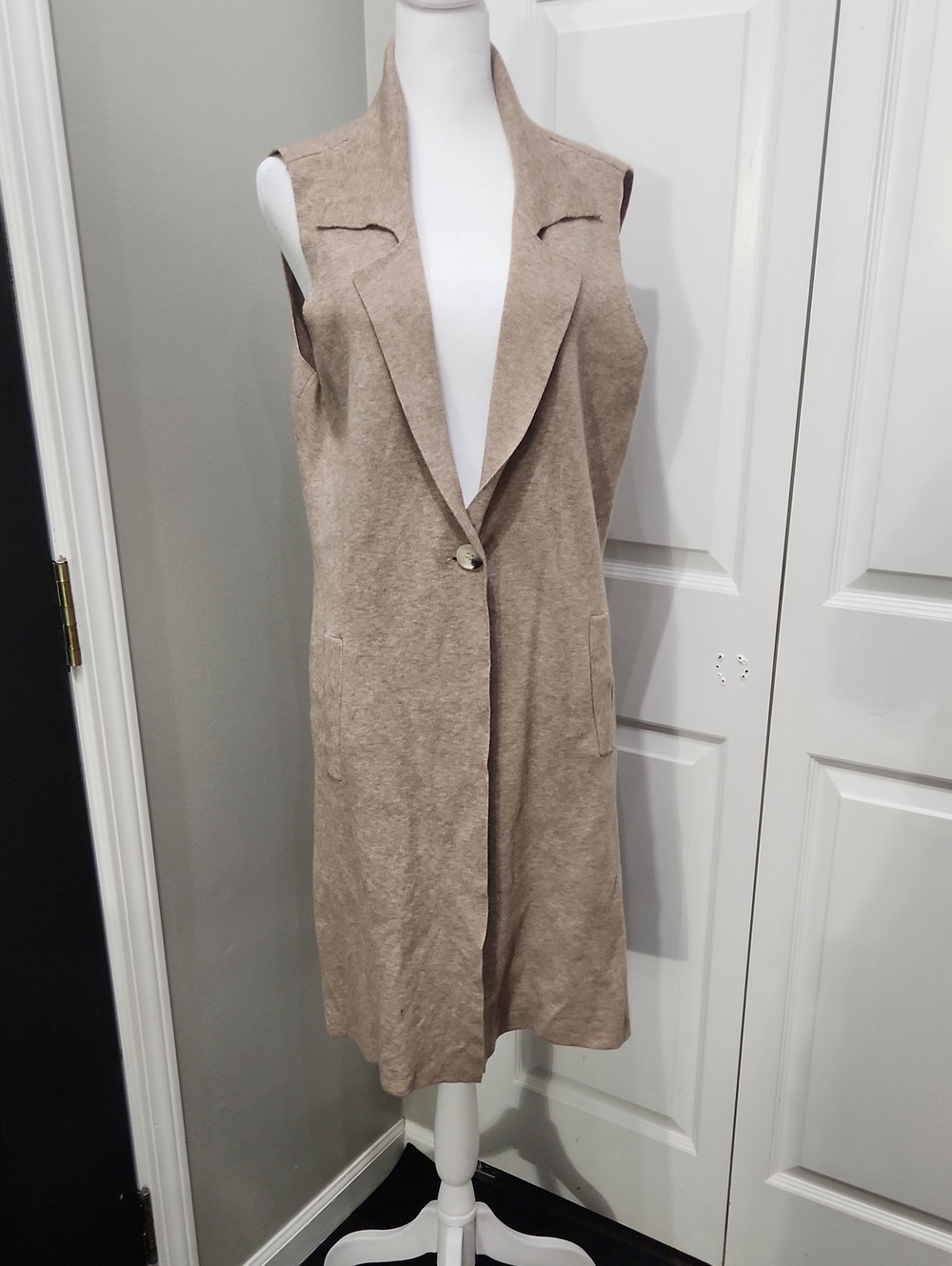 Sleeveless Cardigan